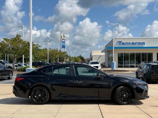 Black 2025 Toyota Camry SE