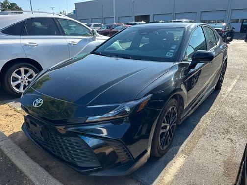 Black 2025 Toyota Camry SE