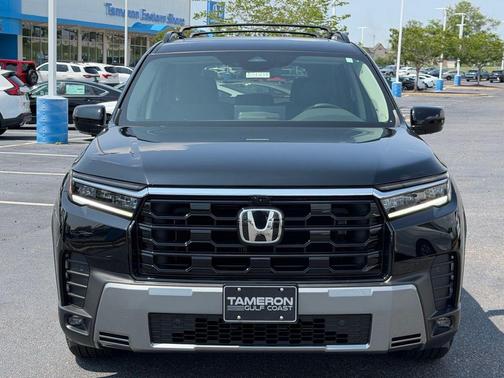 Crystal Black Pearl 2026 Honda Pilot Touring 8-Passenger