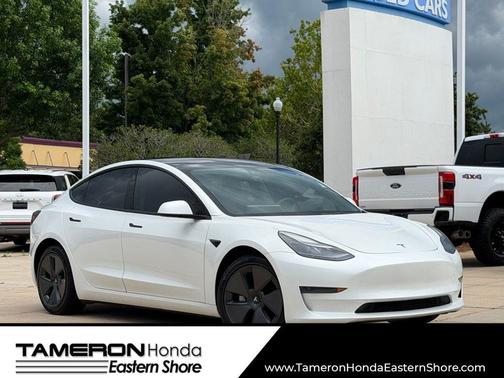 Pearl White Multi-Coat 2023 Tesla Model 3 Standard Range