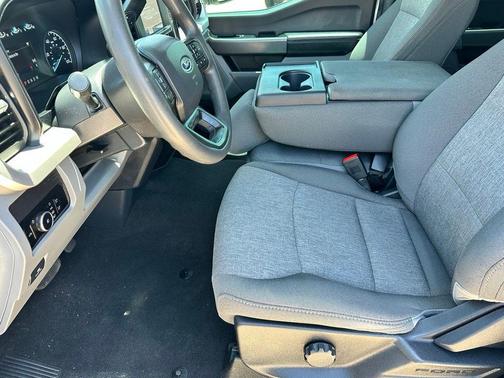 Oxford White 2024 Ford F-250 XL