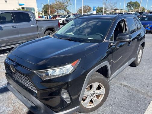 2020 Toyota RAV4 XLE
