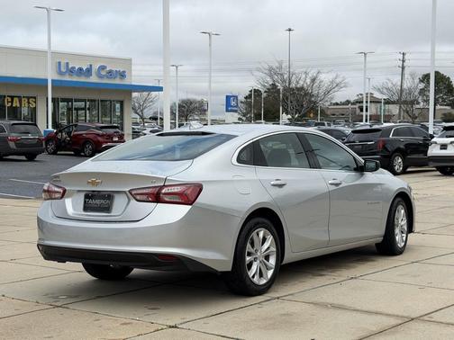 2022 Chevrolet Malibu FWD LT
