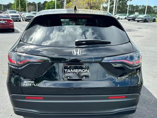Crystal Black Pearl 2026 Honda HR-V LX