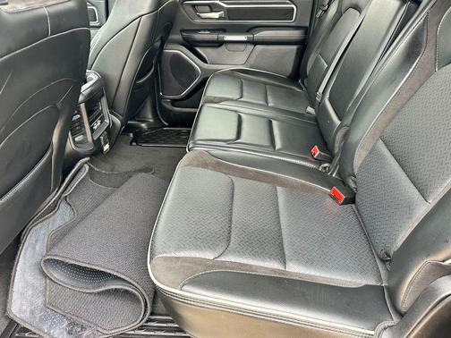 Billet Silver Metallic Clearcoat 2024 RAM 1500 Laramie