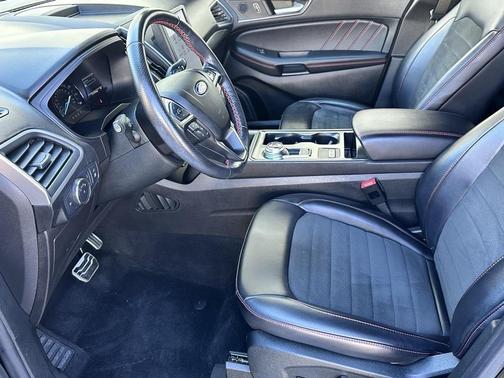 2022 Ford Edge ST Line