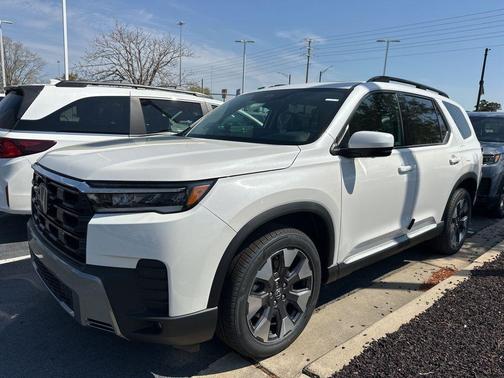 Platinum White Pearl 2026 Honda Pilot Touring 8-Passenger