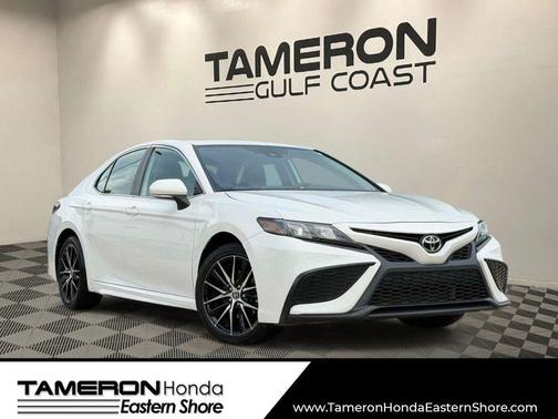 White 2022 Toyota Camry SE