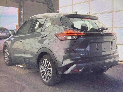Gun Metallic 2024 Nissan Kicks SV
