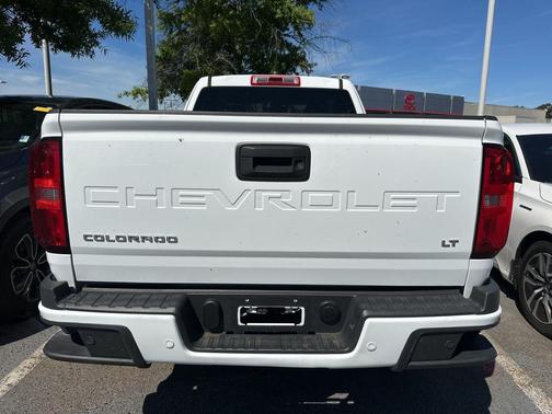 Summit White 2022 Chevrolet Colorado LT