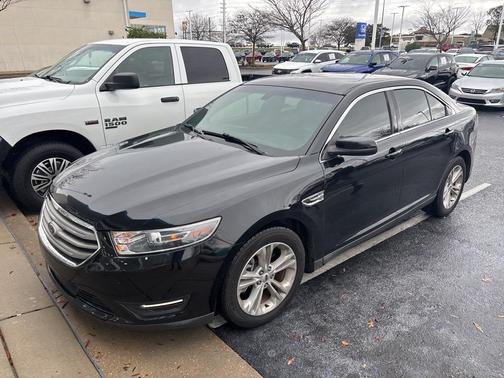 2017 Ford Taurus SEL