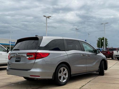Lunar Silver Metallic 2019 Honda Odyssey EX