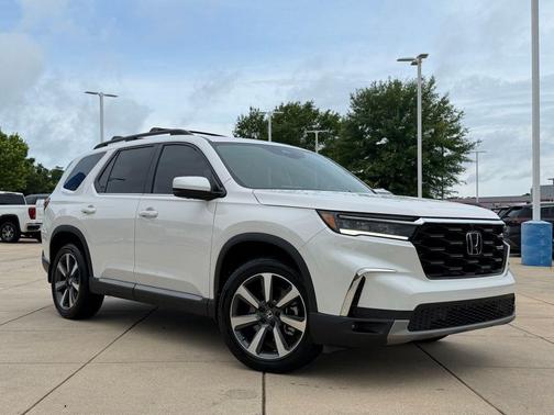 Platinum White Pearl 2025 Honda Pilot Elite