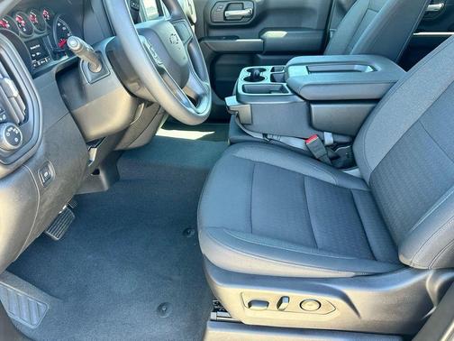 2025 Chevrolet Silverado 2500 Custom