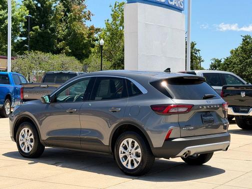 Carbonized Gray Metallic 2024 Ford Escape Active