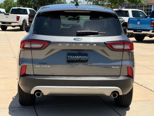Carbonized Gray Metallic 2024 Ford Escape Active