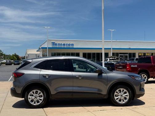 Carbonized Gray Metallic 2024 Ford Escape Active