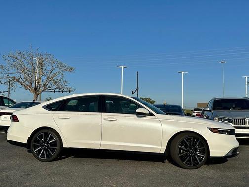 Platinum White Pearl 2026 Honda Accord Hybrid Touring