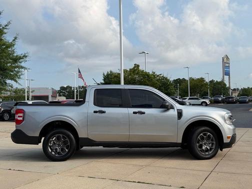 Iconic Silver Metallic 2024 Ford Maverick XLT