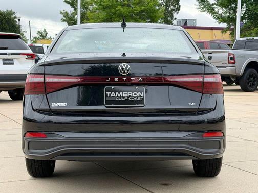 Deep Black Pearl 2025 Volkswagen Jetta 1.5T SE