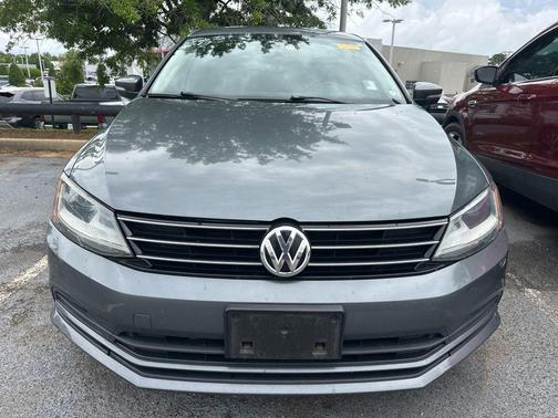 Platinum Gray Metallic 2017 Volkswagen Jetta 1.4T SE