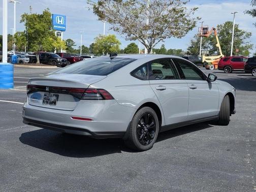 Urban Gray Pearl 2025 Honda Accord SE