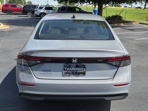 Urban Gray Pearl 2025 Honda Accord SE