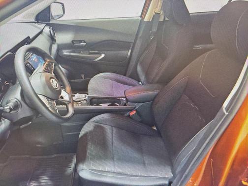 Monarch Orange Metallic/Super Black 2024 Nissan Kicks SV