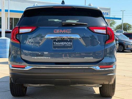 Downpour Metallic 2024 GMC Terrain SLT