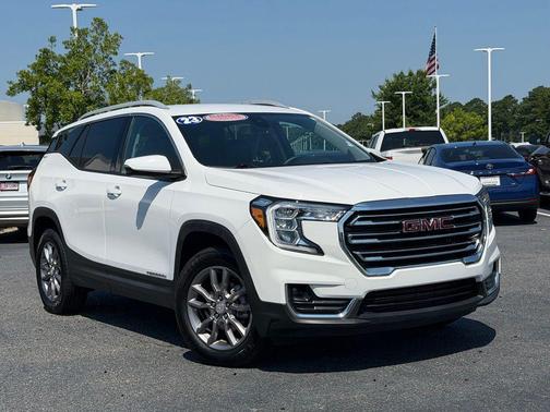 Summit White 2023 GMC Terrain SLT