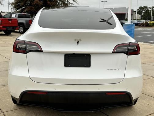 2021 Tesla Model Y Long Range Dual Motor All-Wheel Drive