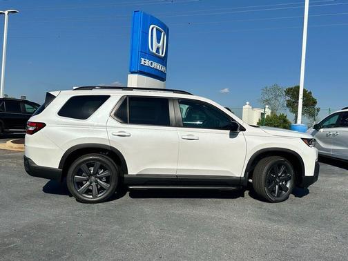 Platinum White Pearl 2026 Honda Pilot Sport