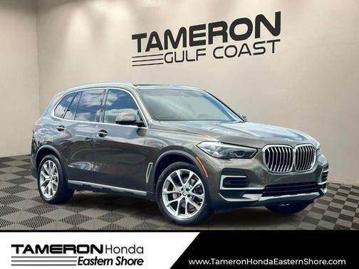 Manhattan Green Metallic 2022 BMW X5 sDrive40i