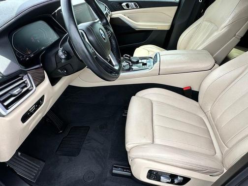 Manhattan Green Metallic 2022 BMW X5 sDrive40i