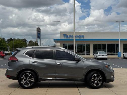 Gun Metallic 2018 Nissan Rogue SL