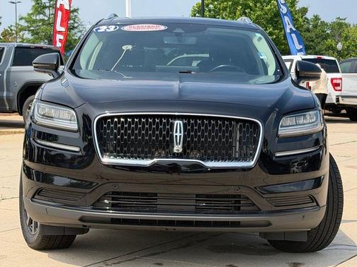 Infinite Black Metallic Clearcoat 2023 Lincoln Nautilus Reserve