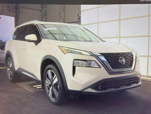 Pearl White Tricoat 2023 Nissan Rogue SL