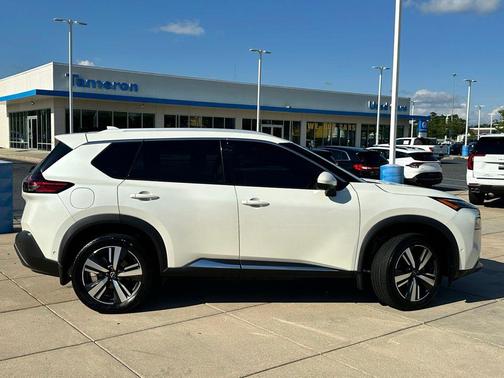 Pearl White Tricoat 2023 Nissan Rogue SL