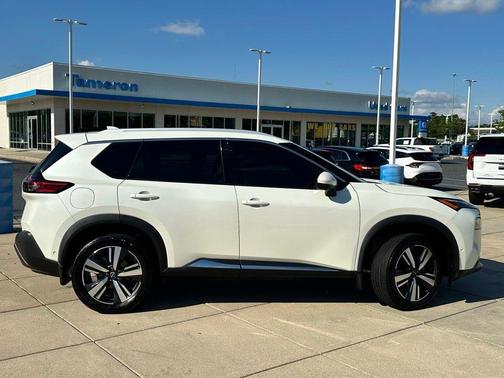 Pearl White Tricoat 2023 Nissan Rogue SL