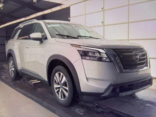 2025 Nissan Pathfinder SL FWD