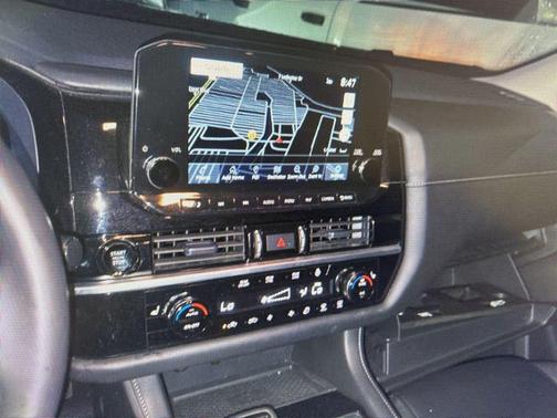 2025 Nissan Pathfinder SL FWD