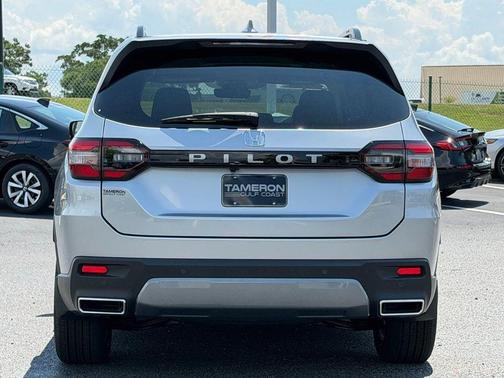 Solar Silver Metallic 2026 Honda Pilot EX-L