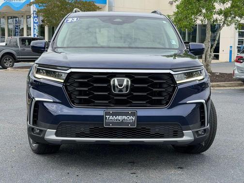 Obsidian Blue Pearl 2023 Honda Pilot Touring 8-Passenger