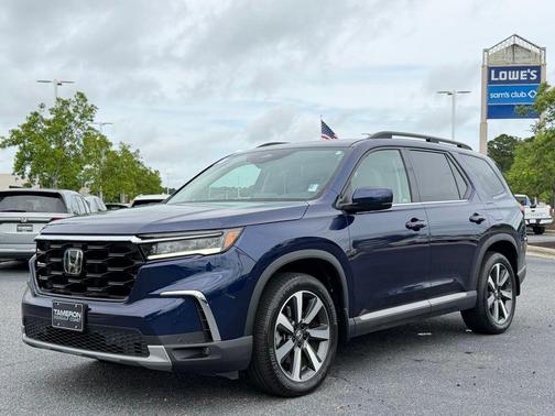 Obsidian Blue Pearl 2023 Honda Pilot Touring 8-Passenger