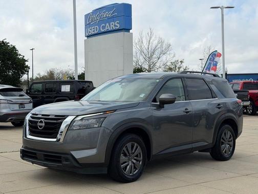 2025 Nissan Pathfinder SV 4WD