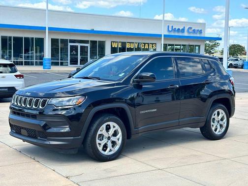 Diamond Black Crystal Pearlcoat 2025 Jeep Compass Sport