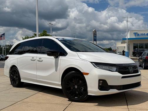 Platinum White Pearl 2025 Honda Odyssey Sport-L
