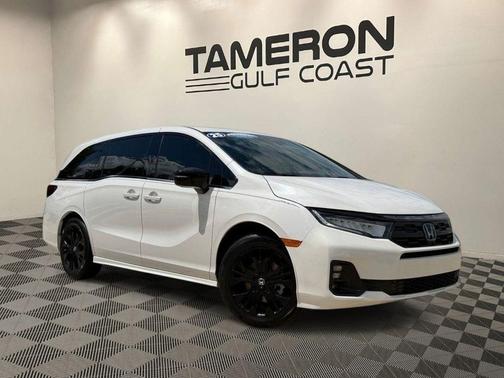 Platinum White Pearl 2025 Honda Odyssey Sport-L