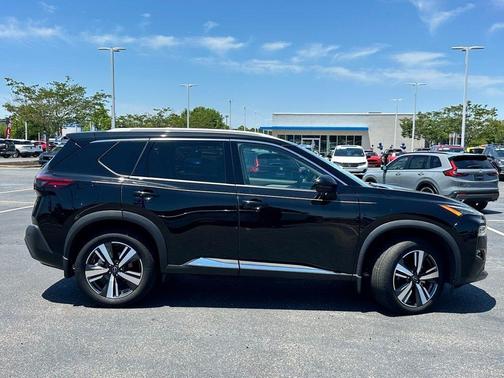 Super Black 2023 Nissan Rogue SL