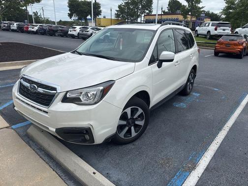 Crystal White Pearl 2018 Subaru Forester 2.5i Limited
